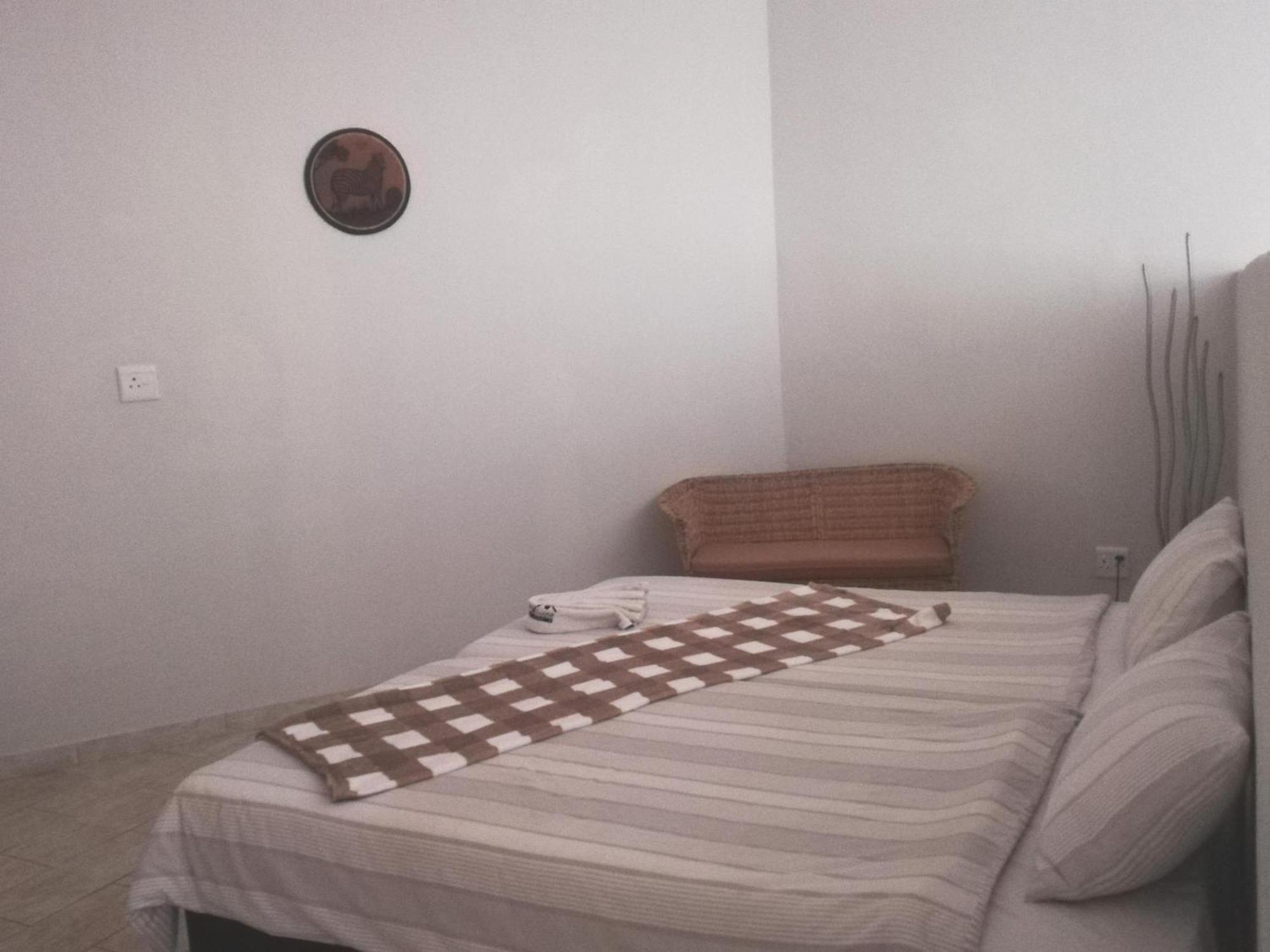 The Farmhouse Boutique Guesthouse And Beergarden Cc Outjo Habitación foto