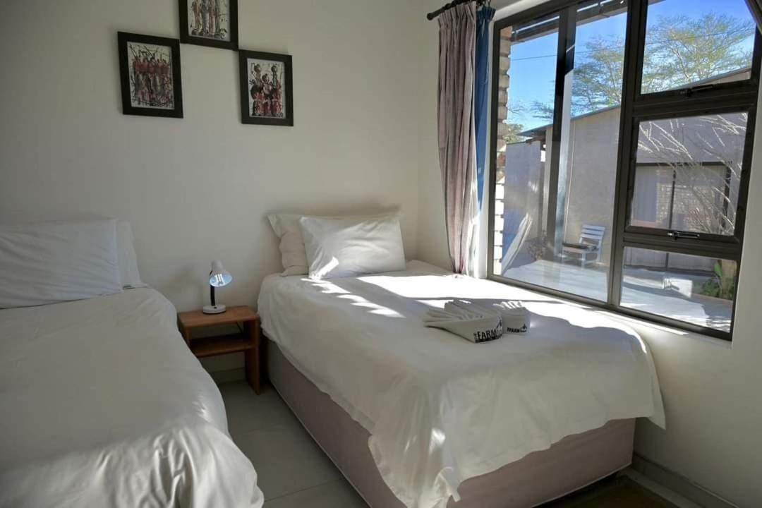 The Farmhouse Boutique Guesthouse And Beergarden Cc Outjo Habitación foto